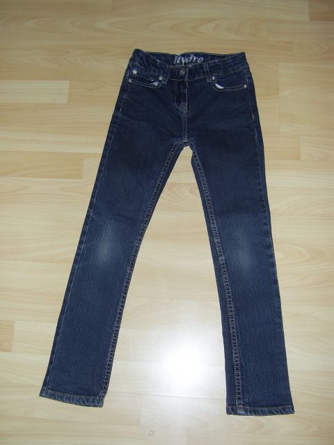 Jeans HYDEO v 134 cena 5 eur