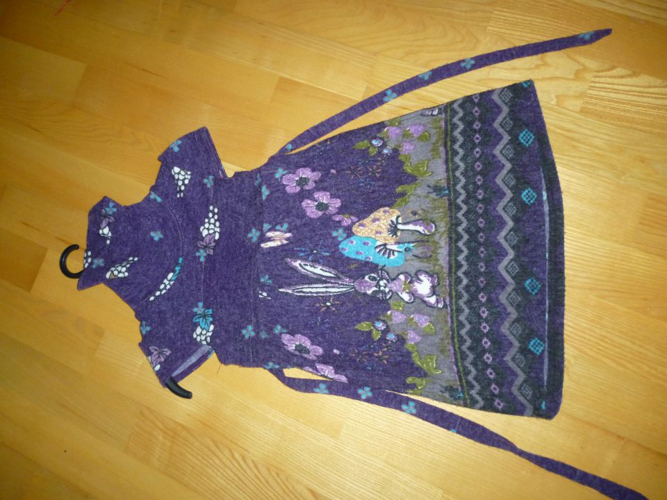 Pletena obleka, velikost 2 leti, cena 5 €, lepo ohranjena