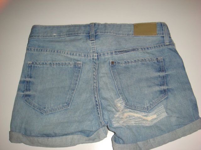 1 x jeans kratke hlače H&M, 140, 3,5€ zadaj