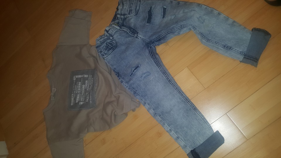 Zara 98/104 pulover 6 eur, ovs jeans 3.5 eur