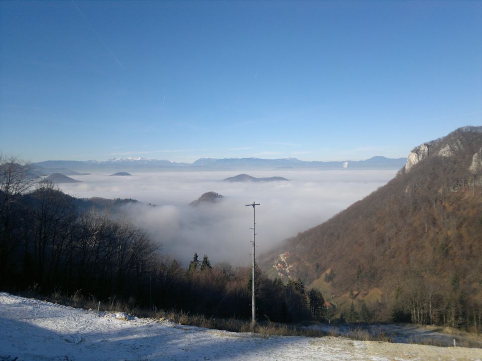 Tolsti vrh, Celjska koča, Grmada 17.12.2013 - foto povečava