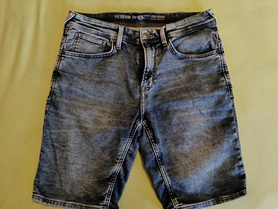 Jeans kratke hlače št 34