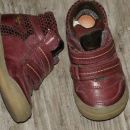 froddo 21 kot novi + podarim copatke 22 10e