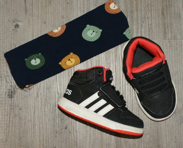 Adidas 22 + podarim trak nov po obsegu 7e