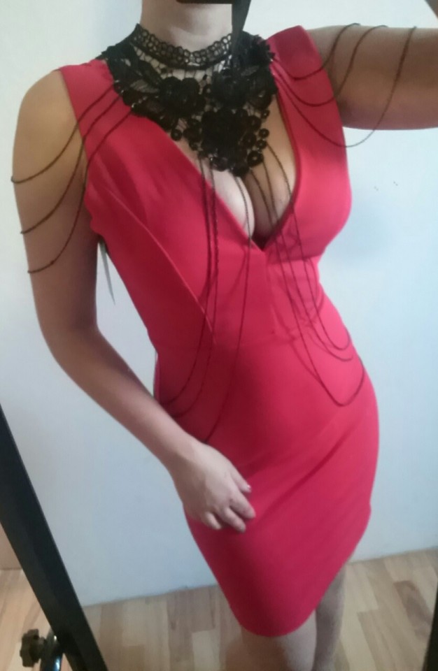 Sexi rdeca obleka - foto povečava