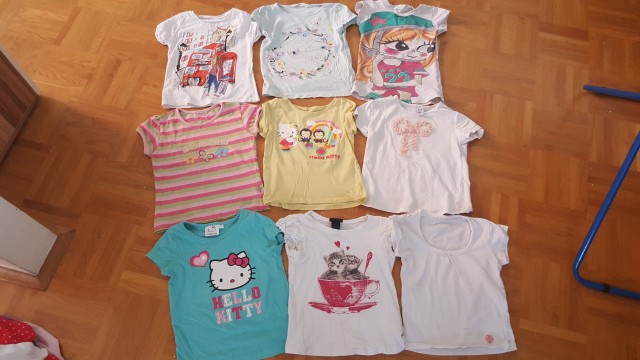 Kratke majice za punčke v velikosti 98-104 - foto