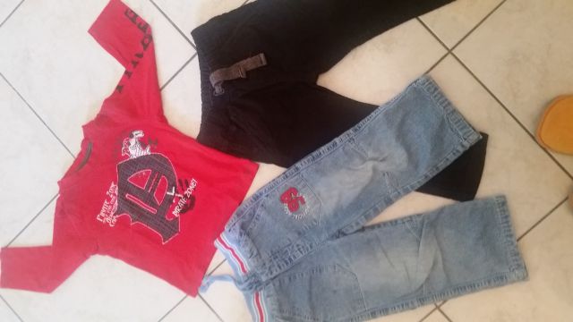 Kompletek žametke Zara, majica Carodel BC in debelo podložene hlače iz mehkega jeansa