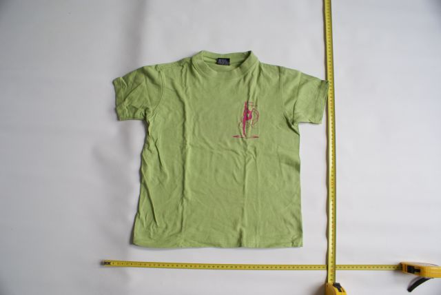 Majica, velikost 134; 0,50€