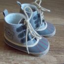 Visoki čevlji za dojenčka Bubaba (12 cm); 2,5 €