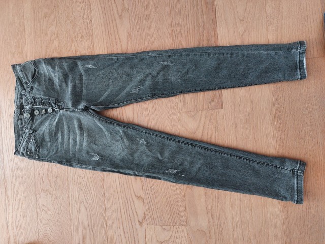 Jeans hlače 36 , cena 6,5 eur