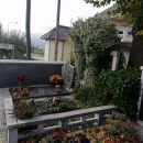 V RADOVLJICI , LESCAH IN OKLICI. PUCANJE GROBOV ( SPOMENIKA ) DVORIŠČA. UREJANJE VRTA,