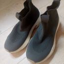Zara superge na nogavičko vel 34 - 10 eur