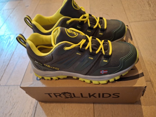 Nove pohodne superge Trollkids vel.37 - 30 €