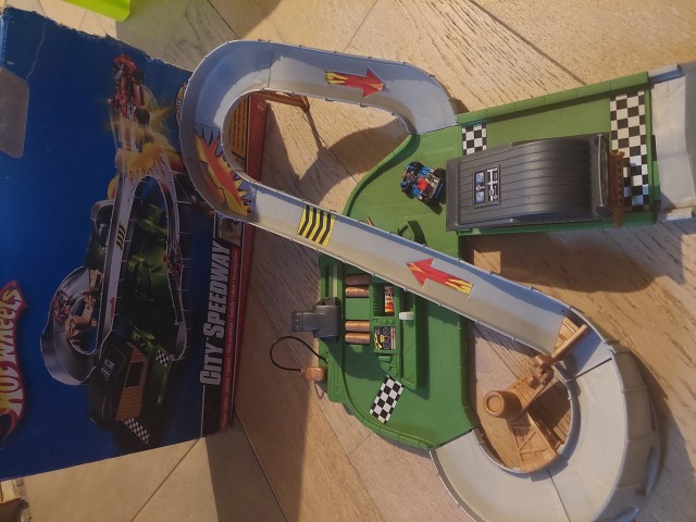 HW City speedway -zbirateljski  set - 30 eur