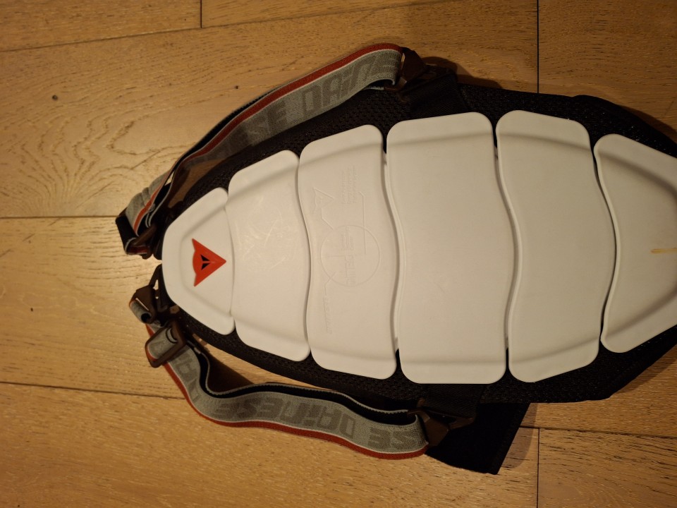 dainese ščitnik za hrbet-želva vel S 146-164 - 20 eur