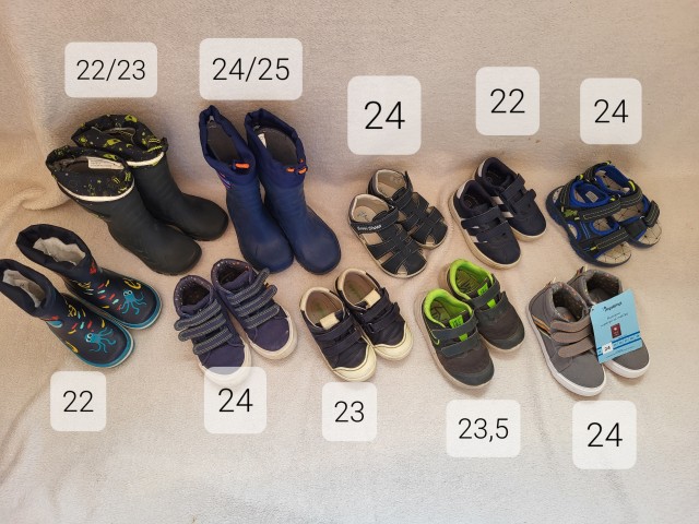 Različna obutev ( 22, 23, 24)