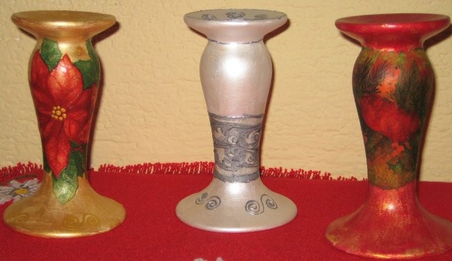 Svečnik ali če obrneš vazica:pobarvano z akrilno barvo,srevetek,kontura za steklo.