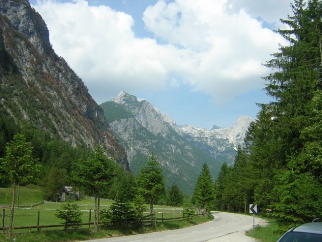 Soča, krasna si bistra hči planin - foto