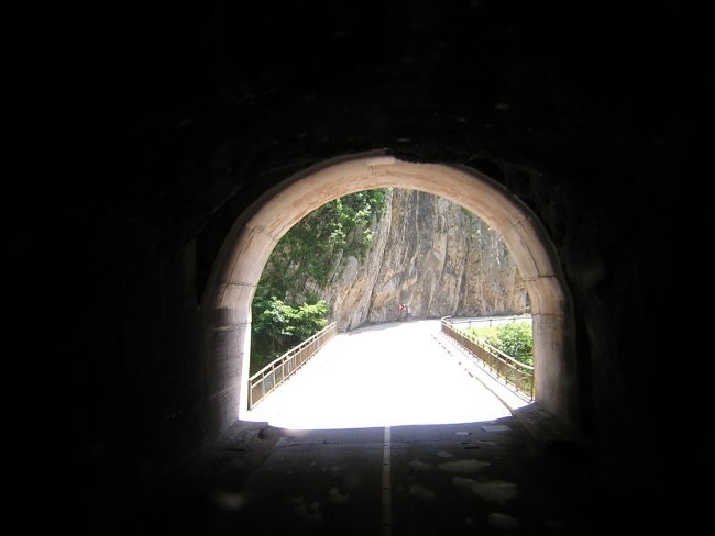 eden od  tunelov  v soteski reke  vrbas