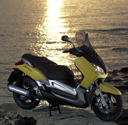 Yamaha X-Max - foto