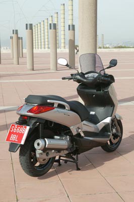 Yamaha X-Max - foto