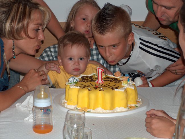MOJ 1. ROJSTNI DAN - foto povečava