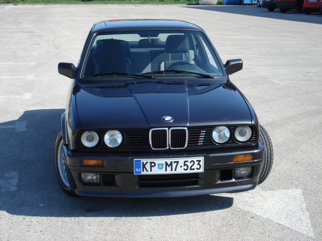BMW E30 325i - foto povečava