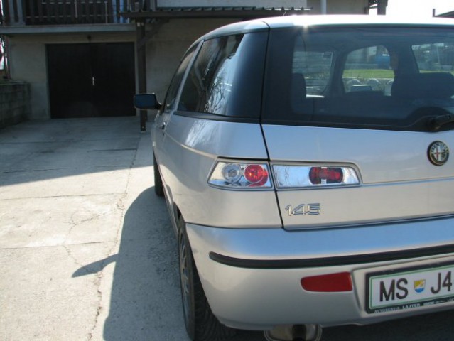 Alfa romeo 145 - foto