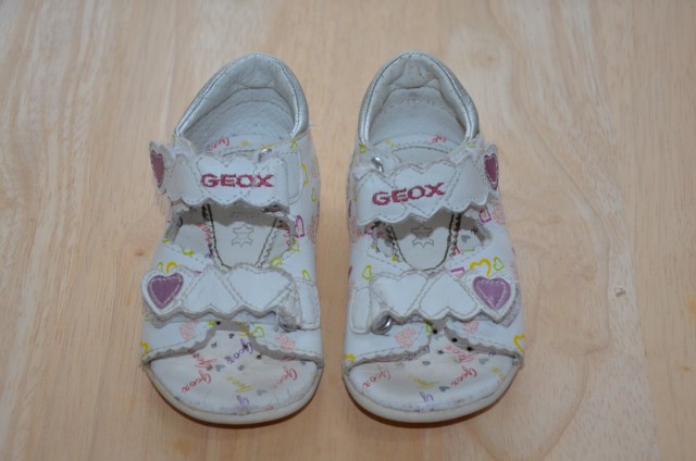 Geox sandalčki št. 22 - 10 €