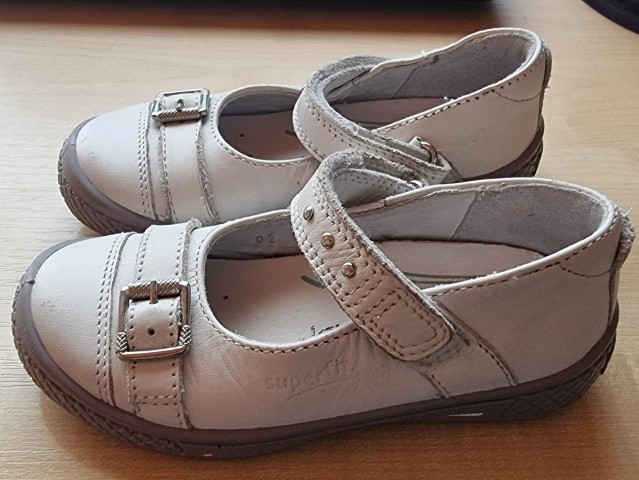 Superfit bele balerinke št. 25 - 10 €