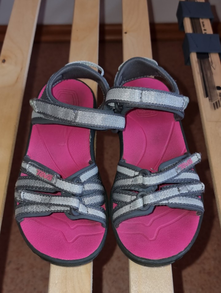 Teva poletni sandali št. 28 - 15 €