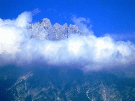 Pogled iz Monte Rite na vrhove Dolomitov nad Cortino