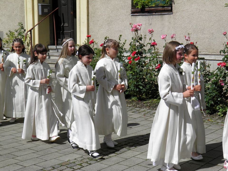 Prvo obhajilo 29.5.2011 - foto povečava