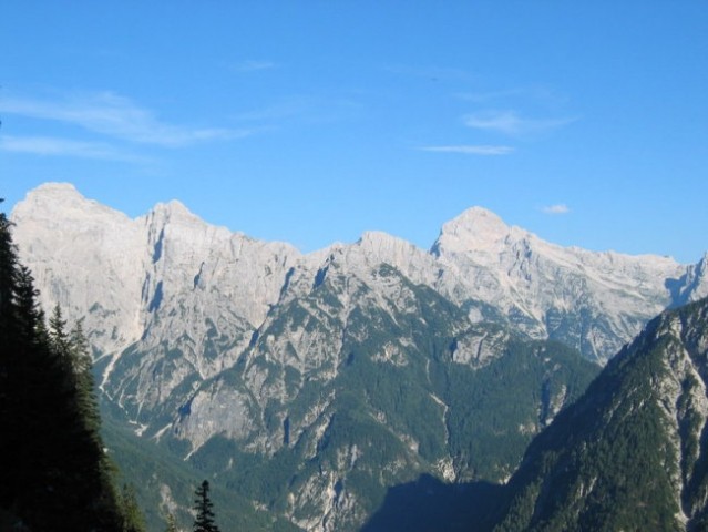 Desno triglav, levo Pihavec