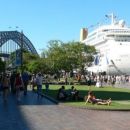 Taksno je bilo danes v soboto vzdusje v Sydneyu.. polno ljudi, parkirana cezoceanka...