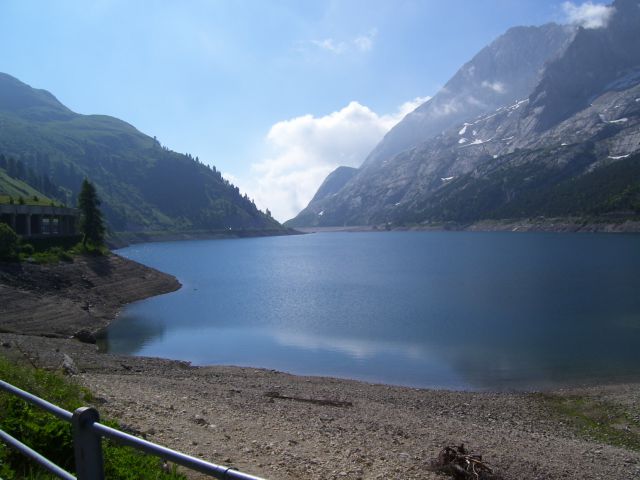 Jezera med vrhovi