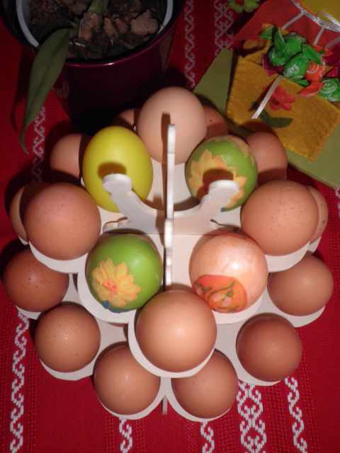 Podstavek za velikonočna jajčka
