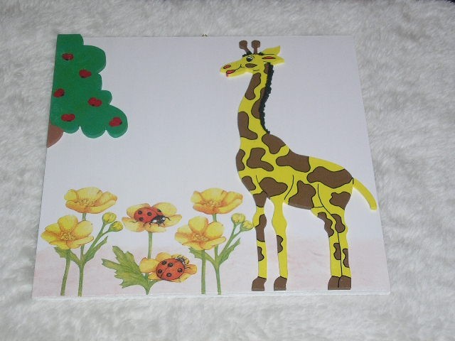 žirafa in drevo iz vezane plošče
