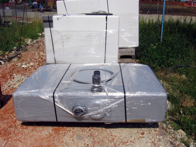 13.6.2007 Gornja Radgona, Mettis - dostava opreme; posoda za vodo za naše vozilo