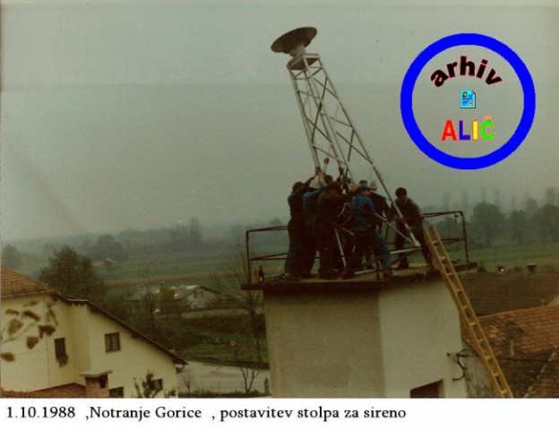 1988 Postavitev stolpa z sireno - foto