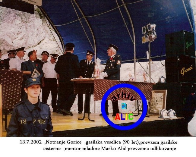 2002 / 13.7 90 let PGD NGP, prevzem gasilske  - foto povečava
