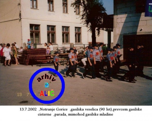 2002 / 13.7 90 let PGD NGP, prevzem gasilske  - foto