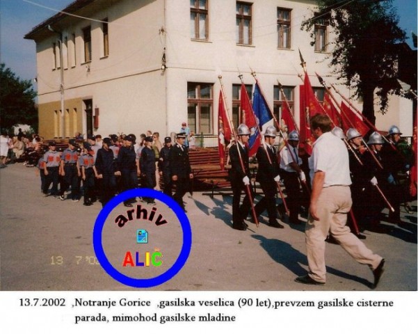 2002 / 13.7 90 let PGD NGP, prevzem gasilske  - foto