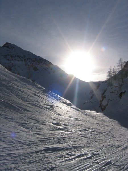 Sonce nad Studorskim prevalom, levo Ablanca