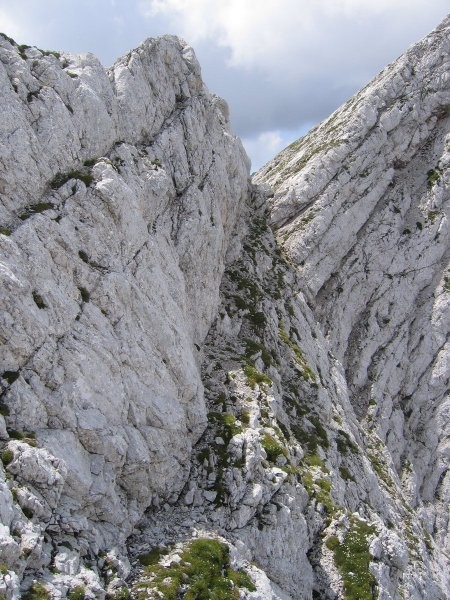 Polička, ki reši zadnjo grebensko težavo