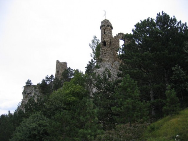 Umetna razvalina (spomenik) na vrhu Türkensturz, 610m