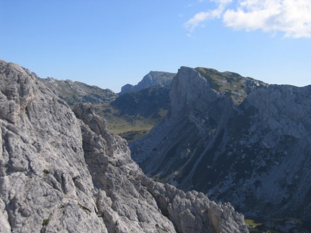 Lučki Dedec nad Korošico; slikano z Zeleniških špic