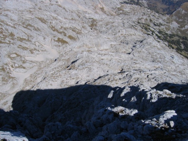 Pogled z grebena Debelega vrha v dolino Za Debelim vrhom