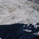 Pogled z grebena Debelega vrha v dolino Za Debelim vrhom