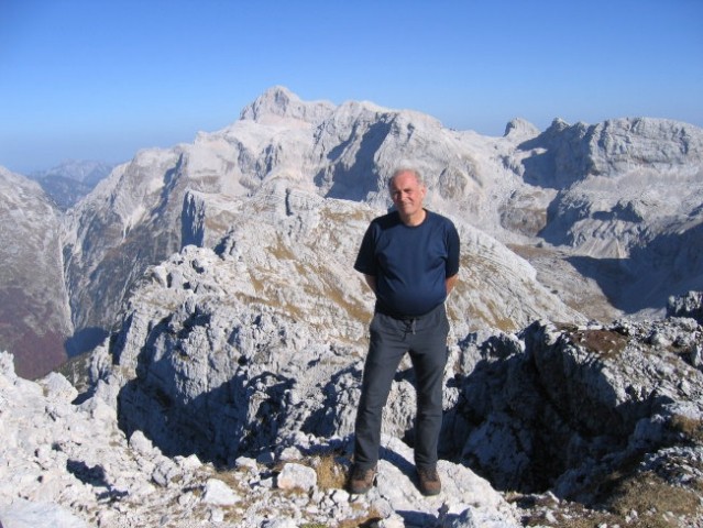 Na vrhu Velikega Špičja - pogled proti Triglavu in Kanjavcu